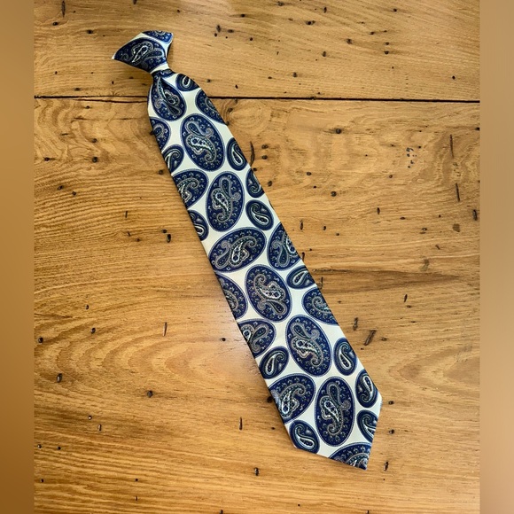 Vintage Wembley Clip On Neck Tie Paisley Navy Blue Cream - Picture 1 of 9